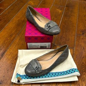 Tory Burch Leila Loafer Quilted Metallic Shimmer Brick Pewter shoes flats sz 7